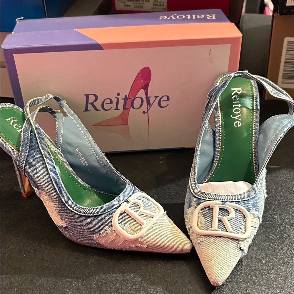 Women’s size 6.5 REITOYE denim sling back, stiletto, heels, Blue and White